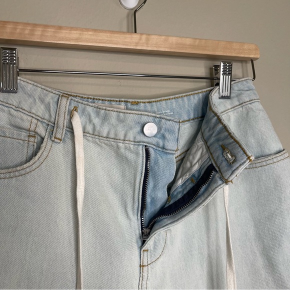 Pilcro Anthropologie Classic Bermuda Denim Shorts in Medium Blue 26 - Picture 7 of 10